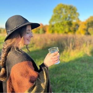 Meet Your Posher, Hannah!